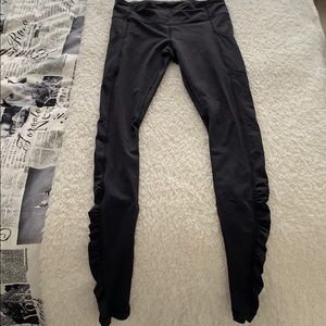 Lulu leggings size 6 black